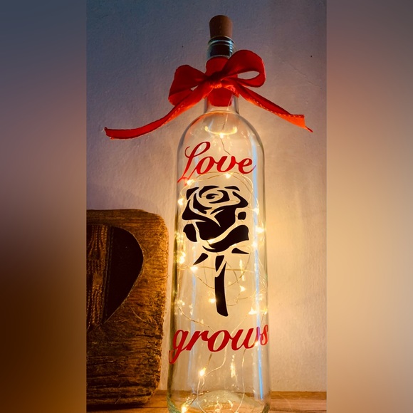Handmade- ‘Love Grows’ wine bottle lantern with die cut vinyl design - Picture 7 of 11